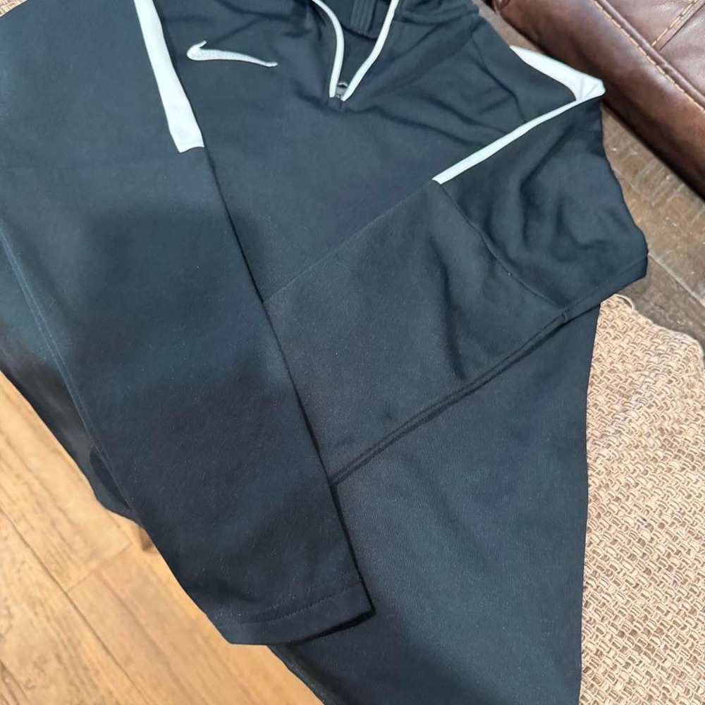 Nike black and white quarter zip
